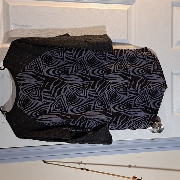 Lularoe Randy tee - Picture 2 of 2